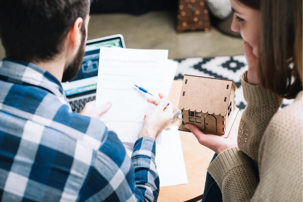 Property buying checklist and property agreement questions for homebuyers